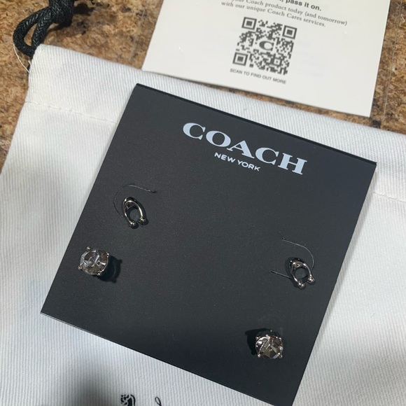NEW NWT COACH SIGNATURE C STUD EARRING SET SILVER WITH DUST BAG - Picture 7 of 8
